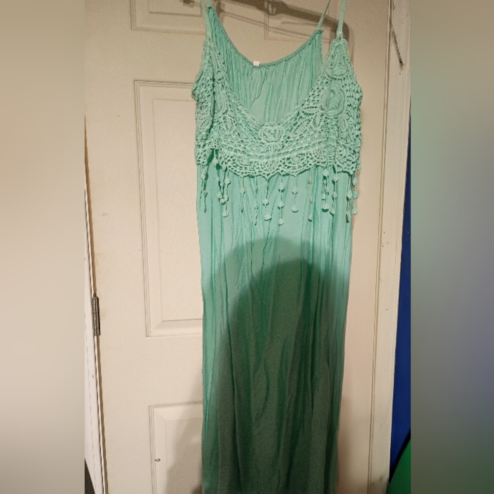 Elegant Mint Green Lace Maxi Dress